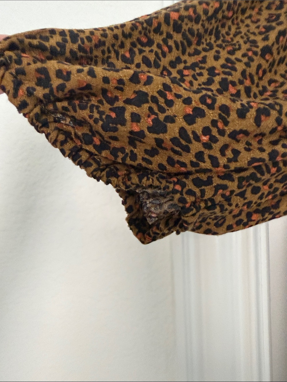 Free People leopard Print Tie-Front Button Down Shirt in Mustard M EUC - Picture 3 of 8